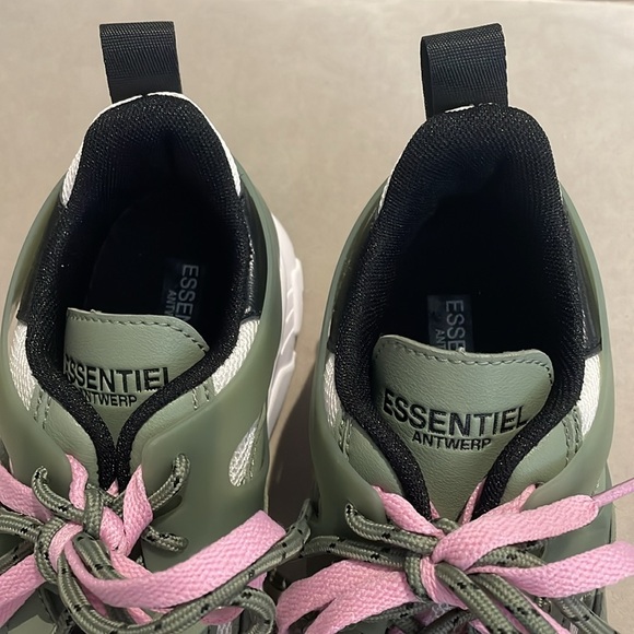 Rare Essentiels Antwerp sneakers size 39 euro size 8 US. Excellent condition. - Picture 2 of 6